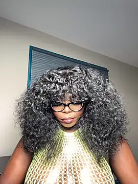 Snapshot of WomanNextdoor1 chatting on September 2025 11:13:02 AM WomanNextdoor1 online show from September 2025 11:13:02 AM