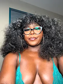 Snapshot of WomanNextdoor1 chatting on November 2025 11:40:01 PM WomanNextdoor1 online show from November 2025 11:40:01 PM