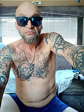 ShawnandDani7074 online show from March 2026 07:43:02 PM