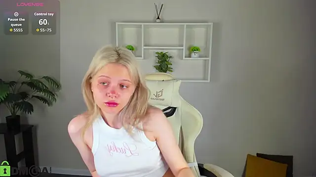 Snapshot of Allice_Cox chatting on October 2025 01:13:01 AM Allice Cox online show from October 2025 01:13:01 AM