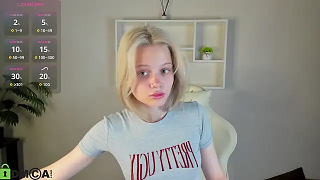 Snapshot of Allice_Cox chatting on October 2025 01:04:02 AM Allice Cox online show from October 2025 01:04:02 AM