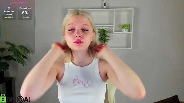 Snapshot of Allice_Cox chatting on October 2025 12:52:02 AM Allice Cox online show from October 2025 12:52:02 AM