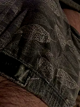 MuzzyFacing online show from December 2025 10:27:02 PM