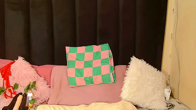 Snapshot of AmazingDarkDoll chatting on September 2025 05:01:02 AM AmazingDarkDoll online show from September 2025 05:01:02 AM