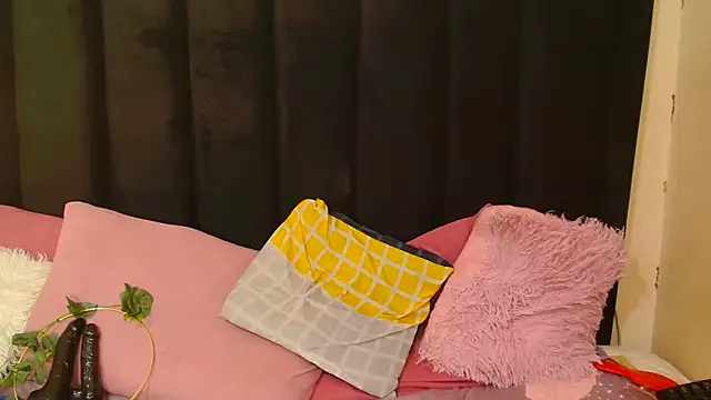 Snapshot of AmazingDarkDoll chatting on October 2025 06:23:01 AM AmazingDarkDoll online show from October 2025 06:23:01 AM