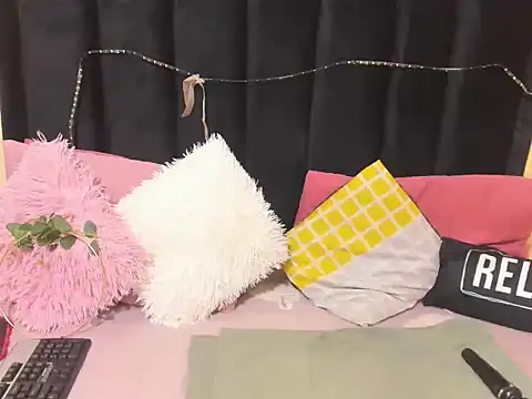 AmazingDarkDoll online show from February 2026 11:12:01 PM