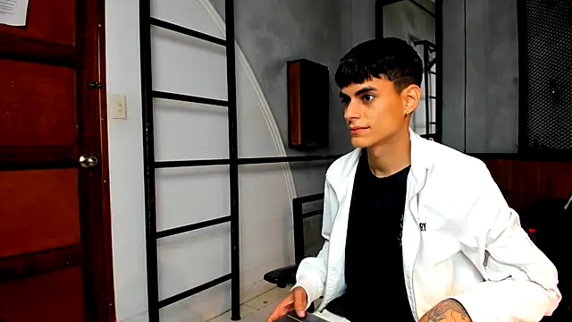 Dani mc1 online show from October 2025 11:42:02 AM