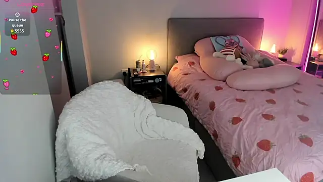 jjulietterose online show from October 2025 05:35:02 PM