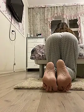 missevacrystal online show from November 2025 04:23:01 PM