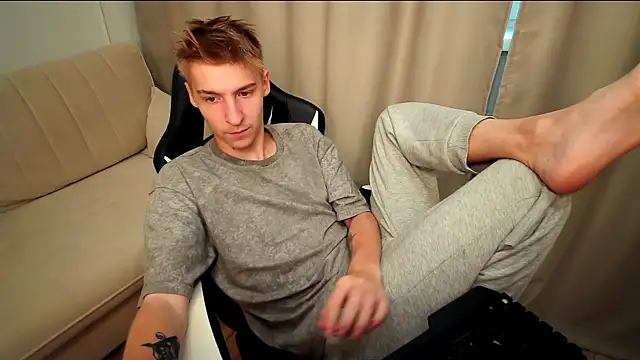 Snapshot of MrSexyCum4U chatting on September 2025 11:12:02 AM MrSexyCum4U online show from September 2025 11:12:02 AM