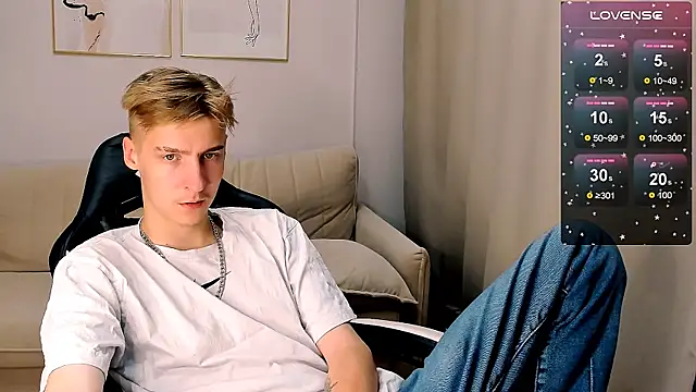 Snapshot of MrSexyCum4U chatting on October 2025 12:11:02 AM MrSexyCum4U online show from October 2025 12:11:02 AM