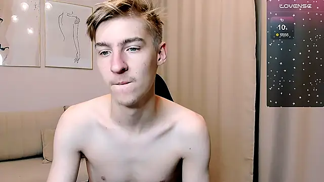 Snapshot of MrSexyCum4U chatting on November 2025 09:54:02 AM MrSexyCum4U online show from November 2025 09:54:02 AM