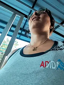 Lily-o online show from November 2025 10:08:02 PM