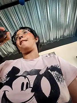 Lily-o online show from November 2025 02:17:02 PM