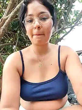 Lily-o online show from November 2025 04:22:02 PM