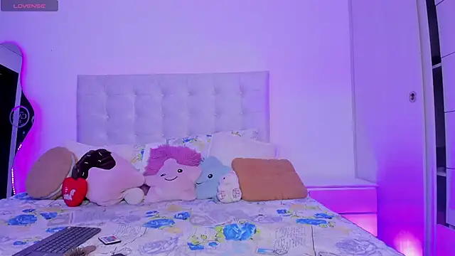 Snapshot of Baby_Steff chatting on September 2025 12:58:02 AM Baby Steff online show from September 2025 12:58:02 AM