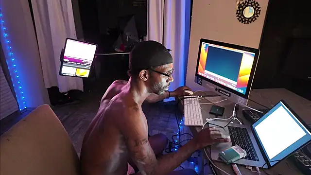 Triggerhappycj100 online show from March 2026 06:06:02 AM