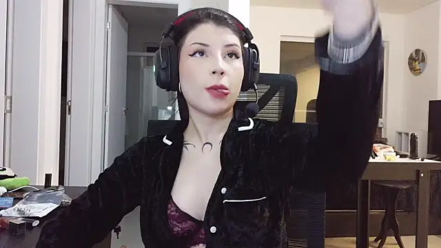 Snapshot of Privad_ravenna chatting on May 2026 09:55:01 PM Privad ravenna online show from May 2026 09:55:01 PM