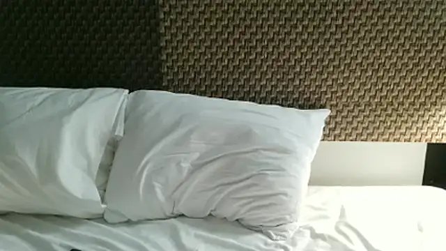 Clarahotgirl24 online show from April 2026 07:51:01 PM