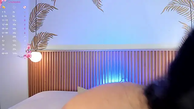 Valleriie  online show from October 2025 02:18:01 PM