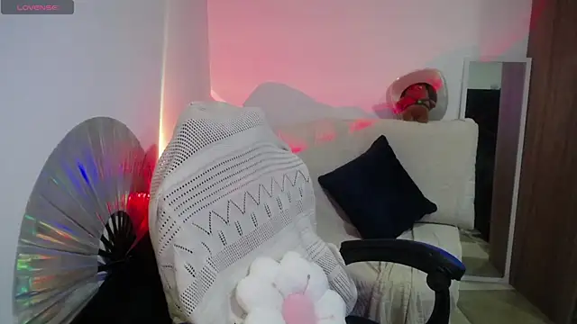 Snapshot of immisssilver chatting on October 2025 01:58:02 AM immisssilver online show from October 2025 01:58:02 AM