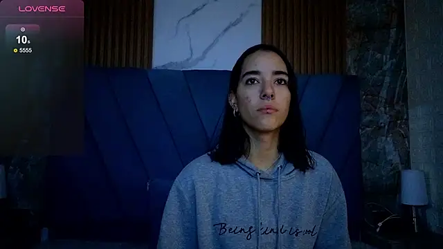 Snapshot of violett__golden chatting on September 2025 11:04:02 AM violett golden online show from September 2025 11:04:02 AM