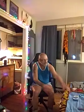 FoxnMouse online show from April 2026 04:48:02 AM