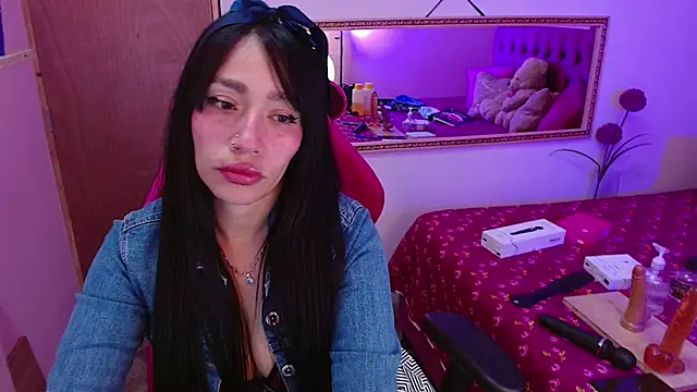 Snapshot of IVET_CUTE1 chatting on May 2026 03:58:02 AM IVET CUTE1 online show from May 2026 03:58:02 AM