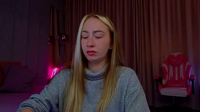 Snapshot of Reina_Cummings chatting on October 2025 06:22:02 AM Reina Cummings online show from October 2025 06:22:02 AM