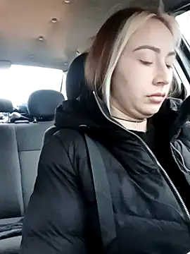 Reina Cummings online show from November 2025 06:02:01 AM