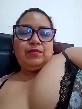 ladytropical1 online show from February 2026 09:52:02 PM