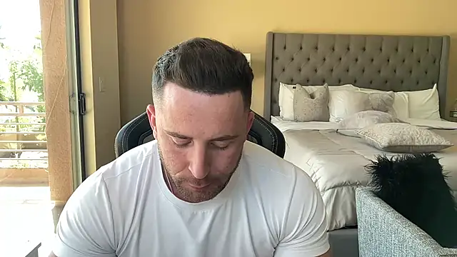 Snapshot of brettmycles28 chatting on September 2025 06:23:02 PM brettmycles28 online show from September 2025 06:23:02 PM