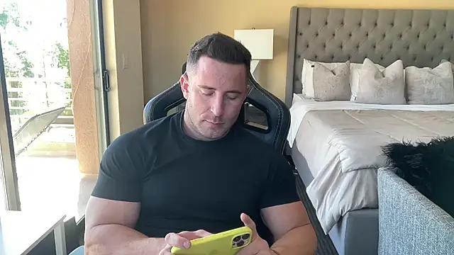 Snapshot of brettmycles28 chatting on October 2025 06:27:02 PM brettmycles28 online show from October 2025 06:27:02 PM