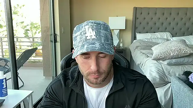 Snapshot of brettmycles28 chatting on October 2025 10:58:01 PM brettmycles28 online show from October 2025 10:58:01 PM