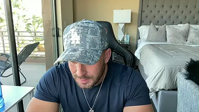 Snapshot of brettmycles28 chatting on October 2025 10:22:01 PM brettmycles28 online show from October 2025 10:22:01 PM