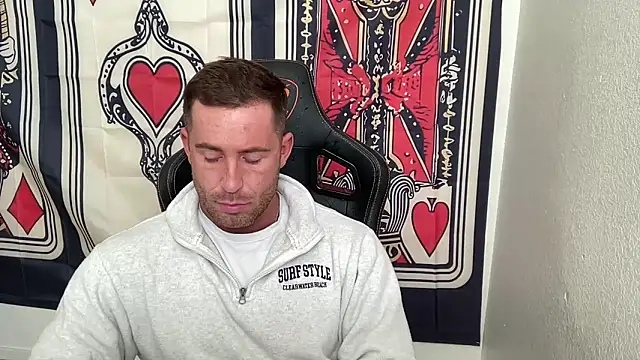 brettmycles28 online show from December 2025 04:24:02 PM