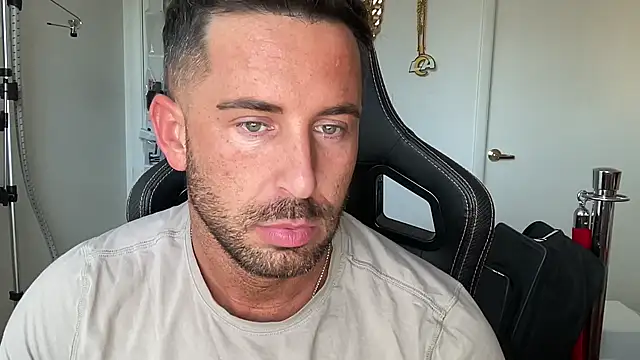 Snapshot of brettmycles28 chatting on June 2026 01:24:01 PM brettmycles28 online show from June 2026 01:24:01 PM
