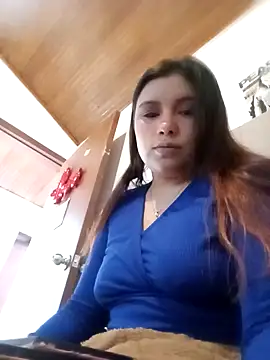 LucyPetit online show from September 2025 01:00:01 PM