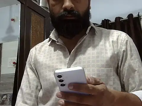 Snapshot of autophile-indian chatting on April 2026 03:37:01 PM autophile-indian online show from April 2026 03:37:01 PM