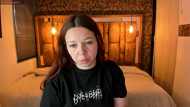 Isa Thompson   online show from November 2025 11:54:02 AM