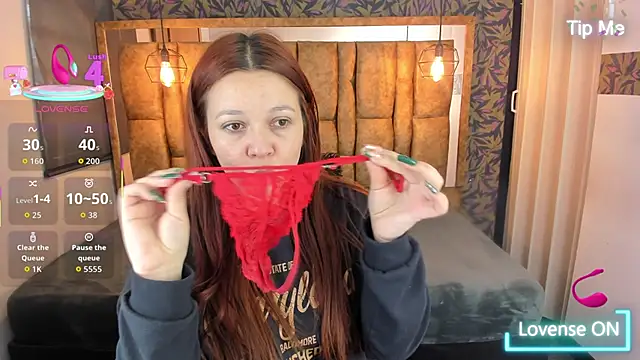 Isa Thompson   online show from January 2026 12:20:01 PM