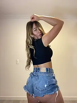 Zara Ross online show from April 2026 09:45:02 PM