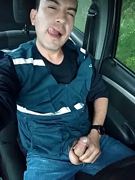 Blackaxes online show from November 2025 08:08:01 PM