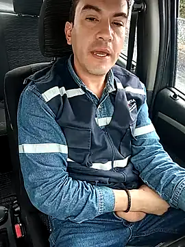 Blackaxes online show from April 2026 09:39:01 PM