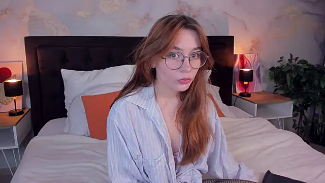 Snapshot of LanaAirlie chatting on September 2025 03:17:02 AM LanaAirlie online show from September 2025 03:17:02 AM