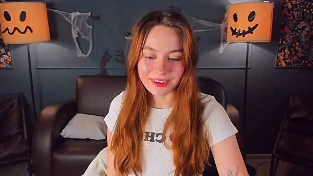 Snapshot of LanaAirlie chatting on November 2025 02:57:02 AM LanaAirlie online show from November 2025 02:57:02 AM