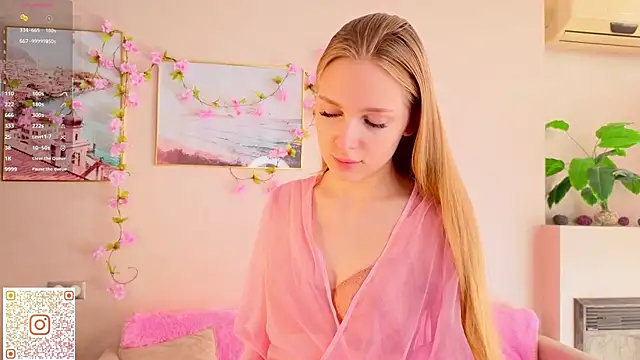 Snapshot of CindyGreen chatting on October 2025 06:21:02 AM CindyGreen online show from October 2025 06:21:02 AM