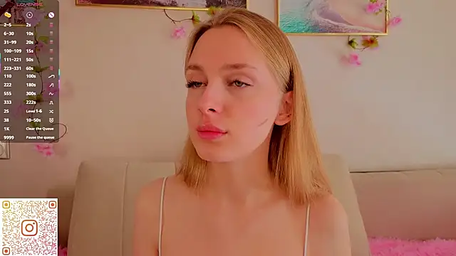 Snapshot of CindyGreen chatting on October 2025 06:46:02 AM CindyGreen online show from October 2025 06:46:02 AM