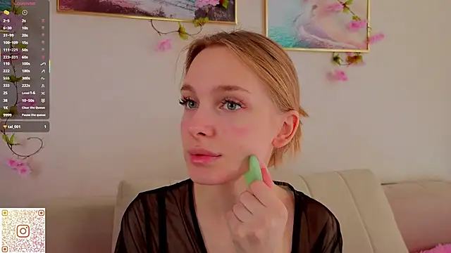 Snapshot of CindyGreen chatting on October 2025 06:05:01 AM CindyGreen online show from October 2025 06:05:01 AM