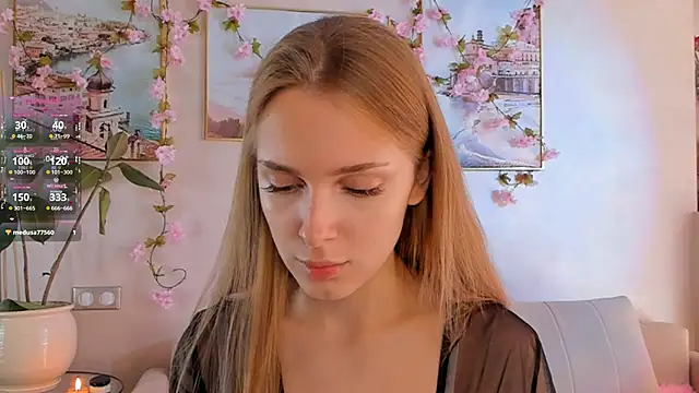 Snapshot of CindyGreen chatting on October 2025 06:46:01 AM CindyGreen online show from October 2025 06:46:01 AM